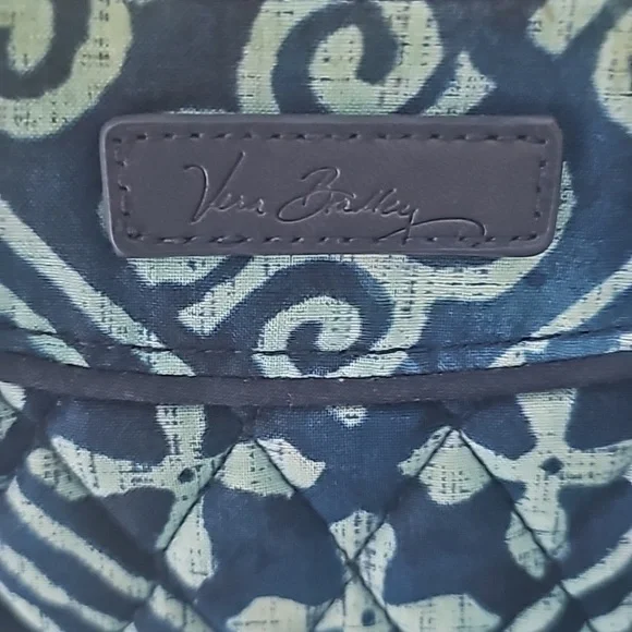 COPY - Vera Bradley crossbody purse NWOT - Picture 2 of 6